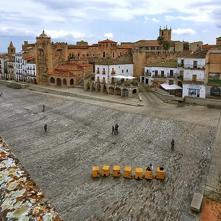 Martes Cáceres Plaza Mayor - Tercer Piso Sin Ascensor Caces