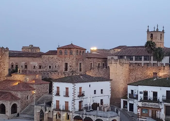 Martes Plaza Mayor - Tercer Piso Sin Ascensor Pensión