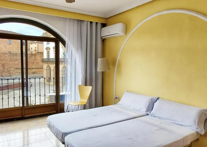 Martes Plaza Mayor - Tercer Piso Sin Ascensor Pensión Caces